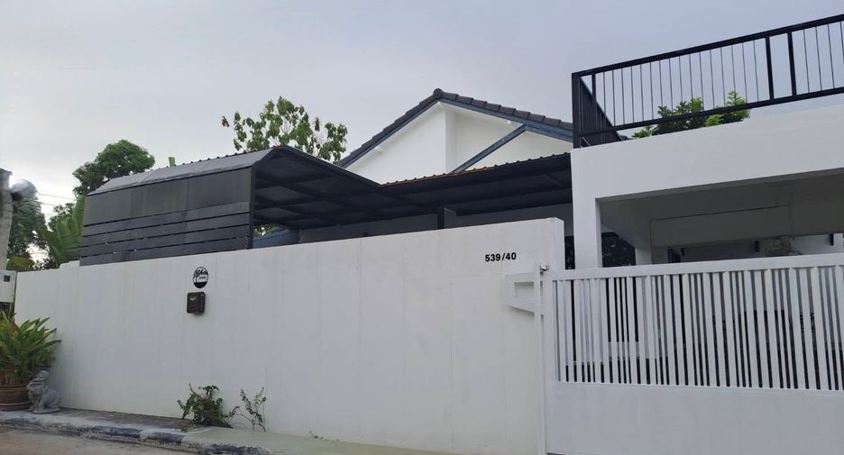 For rent 3 bedrooms villa in Huay Yai, Pattaya