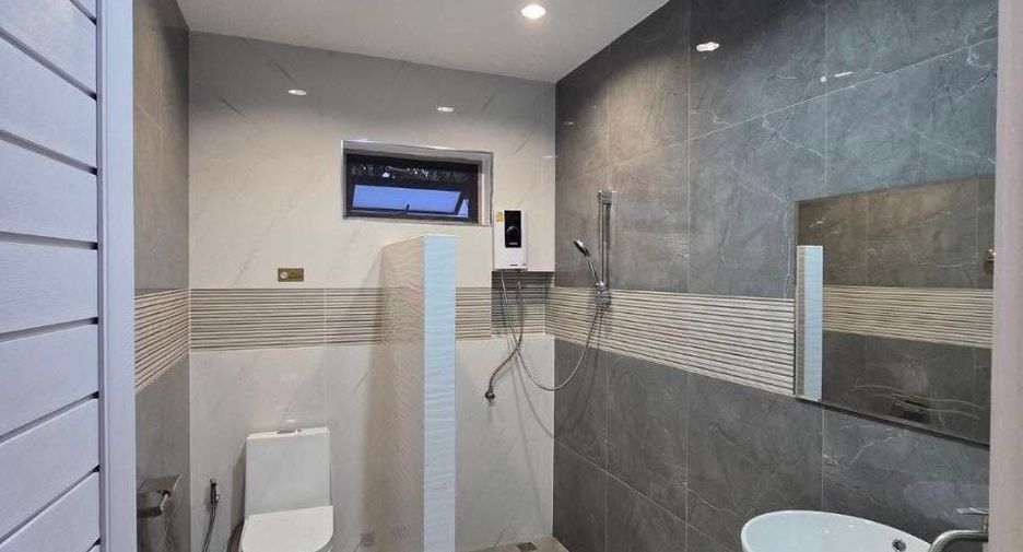 For rent 3 bedrooms villa in Huay Yai, Pattaya