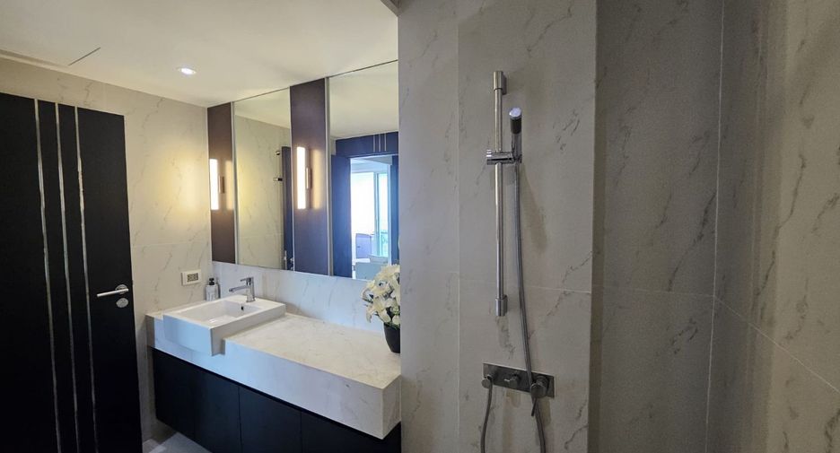 For rent 1 bed condo in Pratumnak, Pattaya