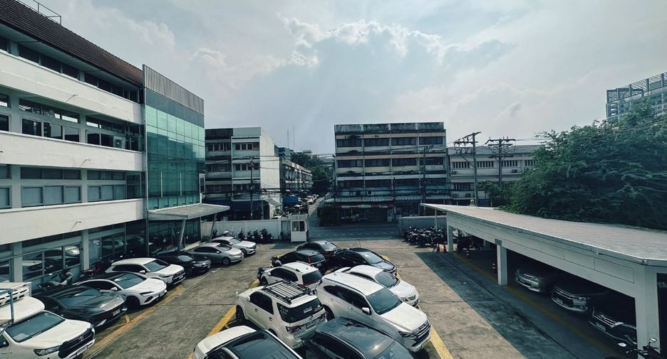 For rent 4 bedrooms office in Bang Kho Laem, Bangkok