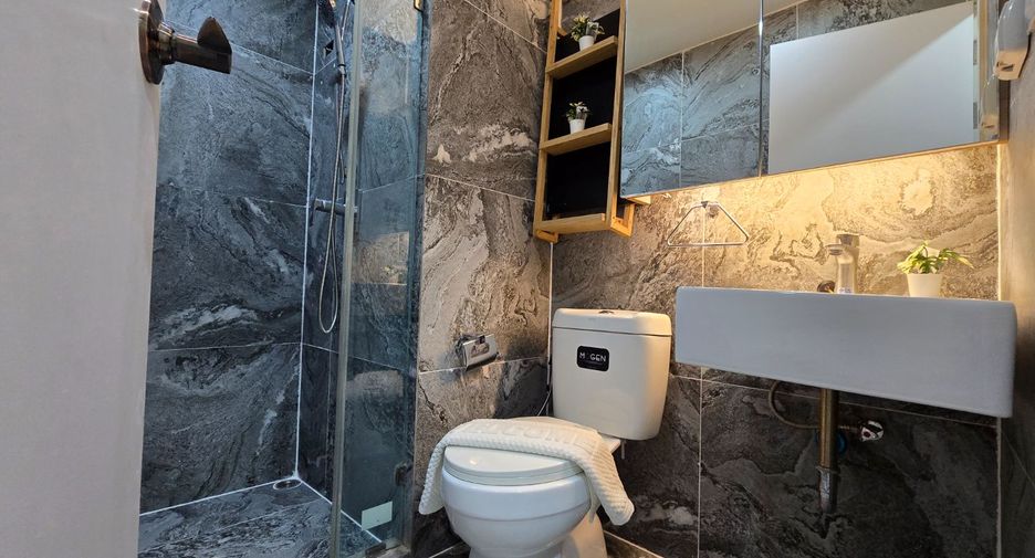 For sale 1 Beds condo in Yan Nawa, Bangkok