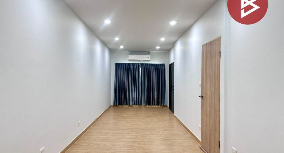 Продажа 3 спальни таунхаус в Пращет, Бангкок
