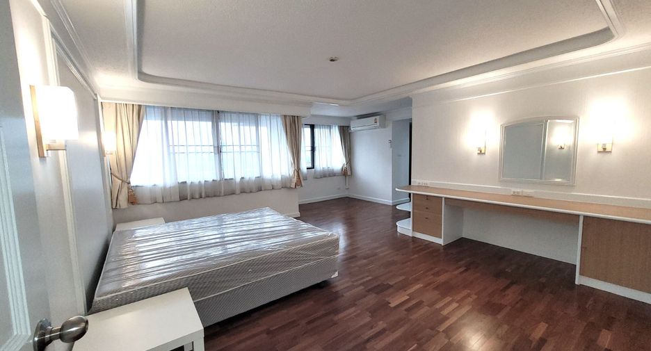 For rent 3 bedrooms condo in Pathum Wan, Bangkok