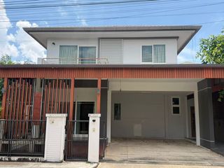 À louer 3 chambres maison à San Kamphaeng, Chiang Mai