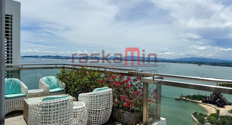 For rent 4 bedrooms condo in North Pattaya, Pattaya