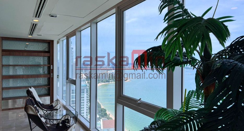 For rent 4 bedrooms condo in North Pattaya, Pattaya