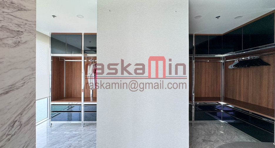 For rent 4 bedrooms condo in North Pattaya, Pattaya