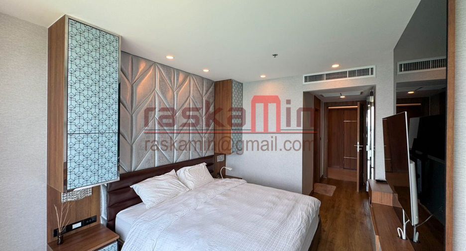 For rent 4 bedrooms condo in North Pattaya, Pattaya