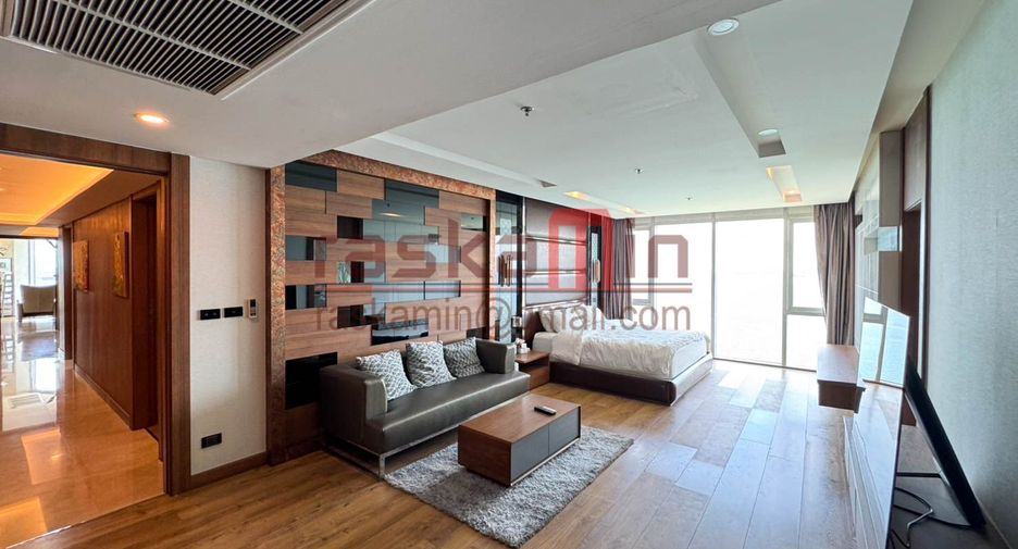 For rent 4 bedrooms condo in North Pattaya, Pattaya