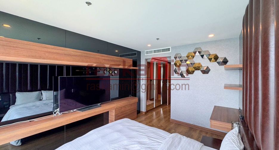 For rent 4 bedrooms condo in North Pattaya, Pattaya