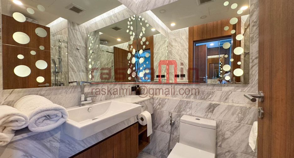 For rent 4 bedrooms condo in North Pattaya, Pattaya