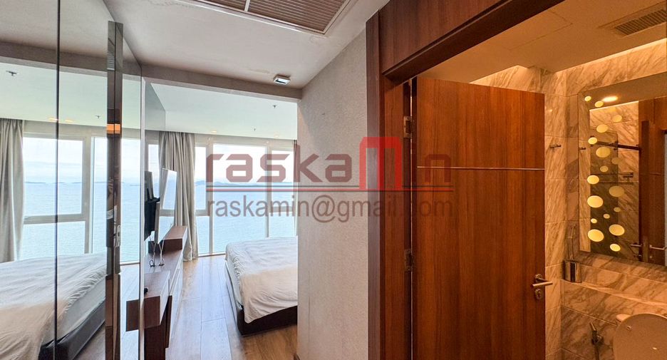 For rent 4 bedrooms condo in North Pattaya, Pattaya