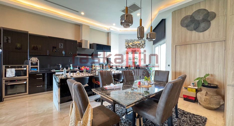For sale 3 bedrooms condo in North Pattaya, Pattaya