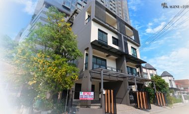 For sale 4 bedrooms townhouse in Mueang Nonthaburi, Nonthaburi