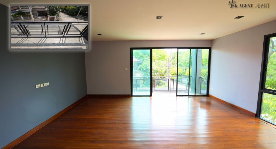 For sale 4 bedrooms townhouse in Mueang Nonthaburi, Nonthaburi