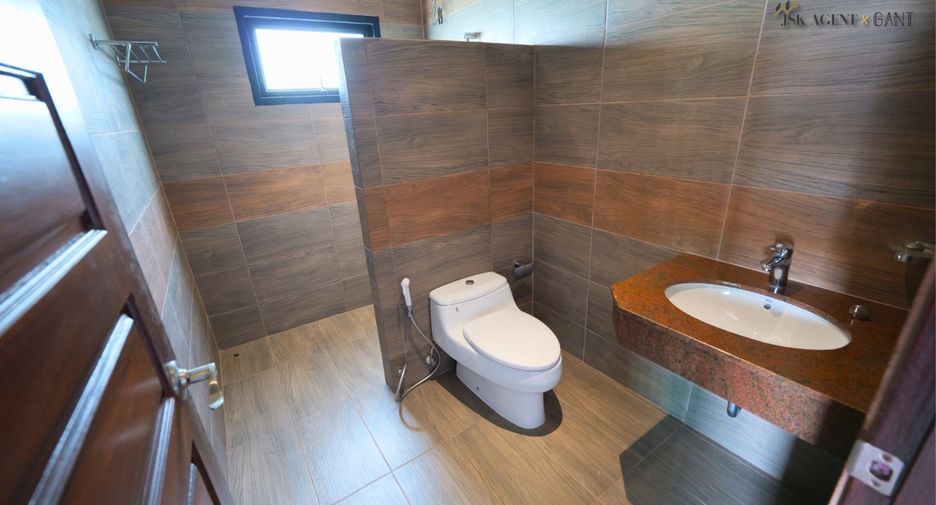 For sale 4 bedrooms townhouse in Mueang Nonthaburi, Nonthaburi