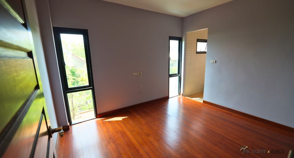 For sale 4 bedrooms townhouse in Mueang Nonthaburi, Nonthaburi