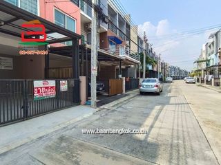For sale 4 bedrooms townhouse in Khan Na Yao, Bangkok