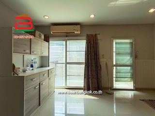 For sale 4 bedrooms townhouse in Khan Na Yao, Bangkok