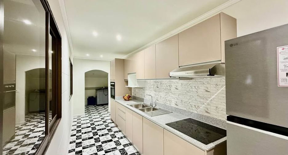 For sale 4 ベッドルーム house in East Pattaya, Pattaya