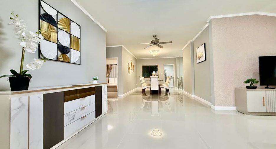 For sale 4 ベッドルーム house in East Pattaya, Pattaya
