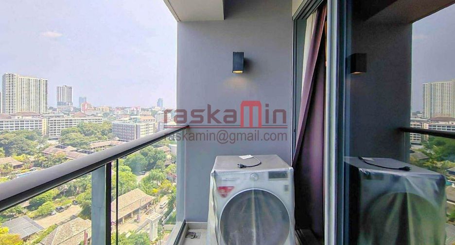 For rent 2 bedrooms condo in North Pattaya, Pattaya