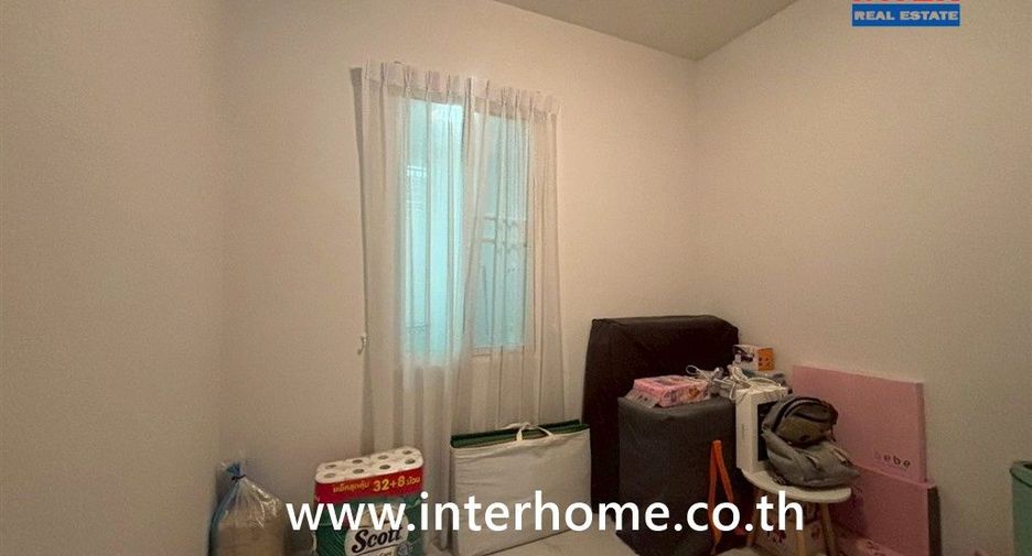 For rent そして for sale 4 ベッドルーム townhouse in Don Mueang, Bangkok