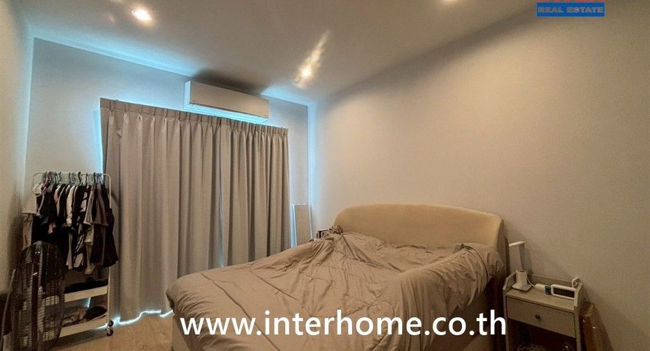 For rent そして for sale 4 ベッドルーム townhouse in Don Mueang, Bangkok