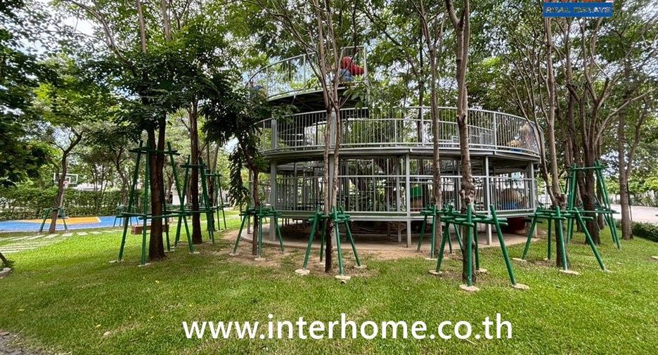 For rent そして for sale 4 ベッドルーム townhouse in Don Mueang, Bangkok