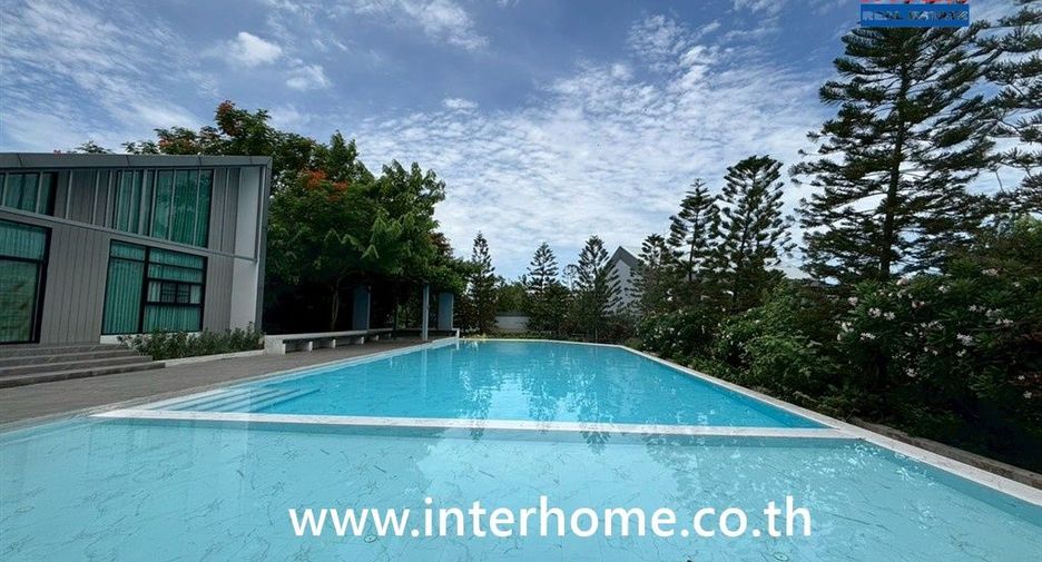 For rent そして for sale 4 ベッドルーム townhouse in Don Mueang, Bangkok