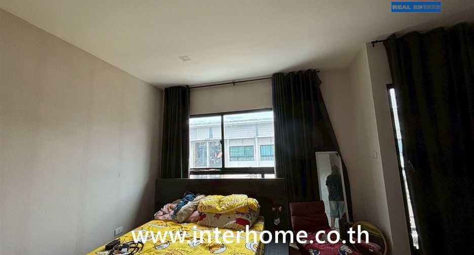 Casa adosada en venta de 4 habitaciones en Don Mueang, Bangkok