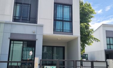 Продажа 2 спальни таунхаус в Mueang Pathum Thani, Патумтани