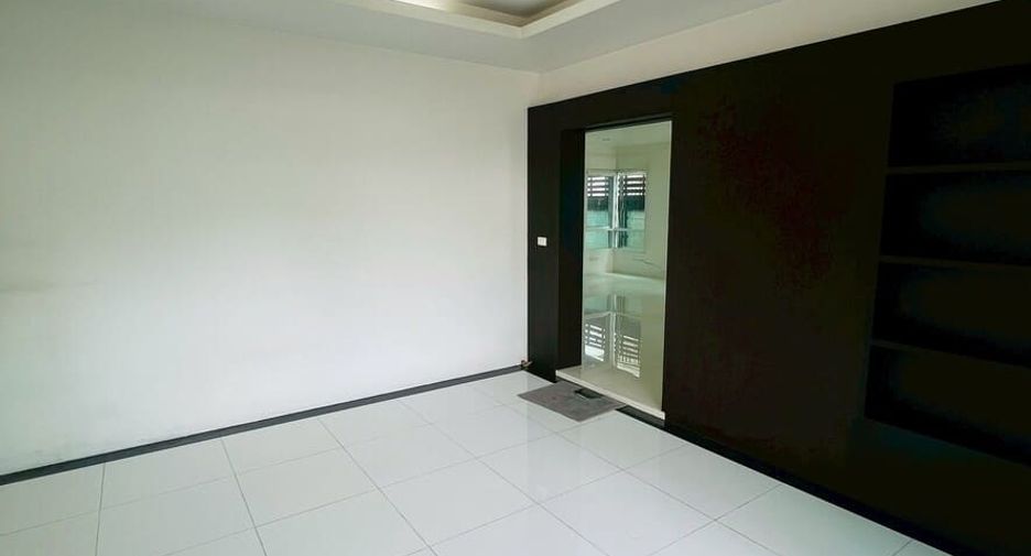 出售 4 卧室 独立屋 在 Pak Kret, Nonthaburi