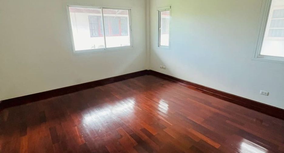 出售 4 卧室 独立屋 在 Pak Kret, Nonthaburi
