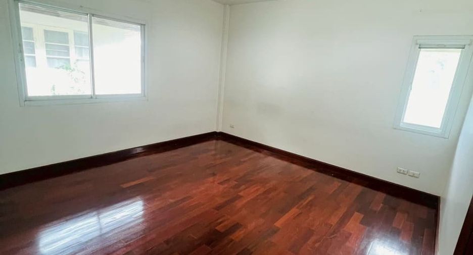 出售 4 卧室 独立屋 在 Pak Kret, Nonthaburi