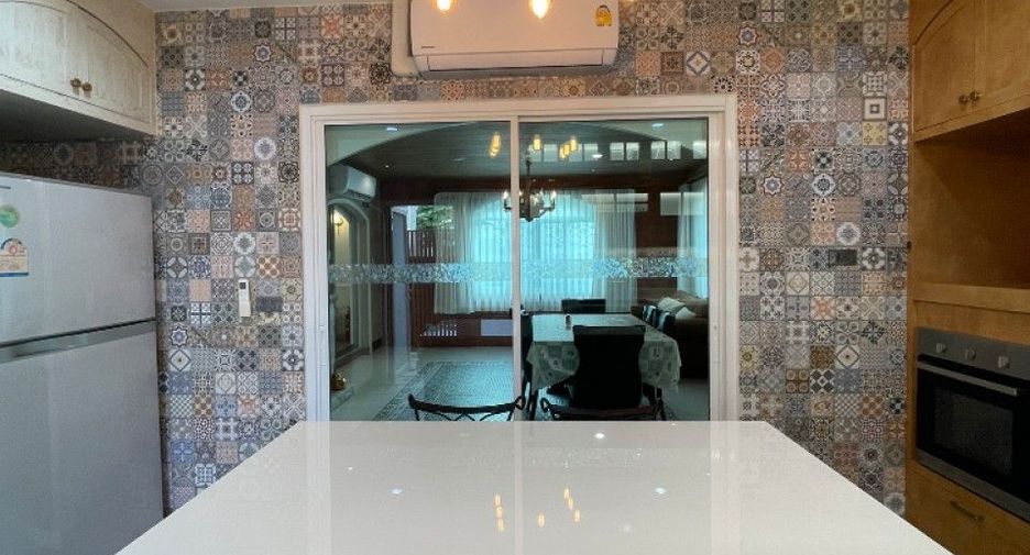 出租 4 卧室 独立屋 在 Mueang Chon Buri, Chon Buri