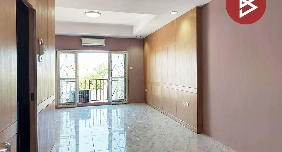 Продажа 2 спальни таунхаус в Хуаи Кхщанг, Бангкок
