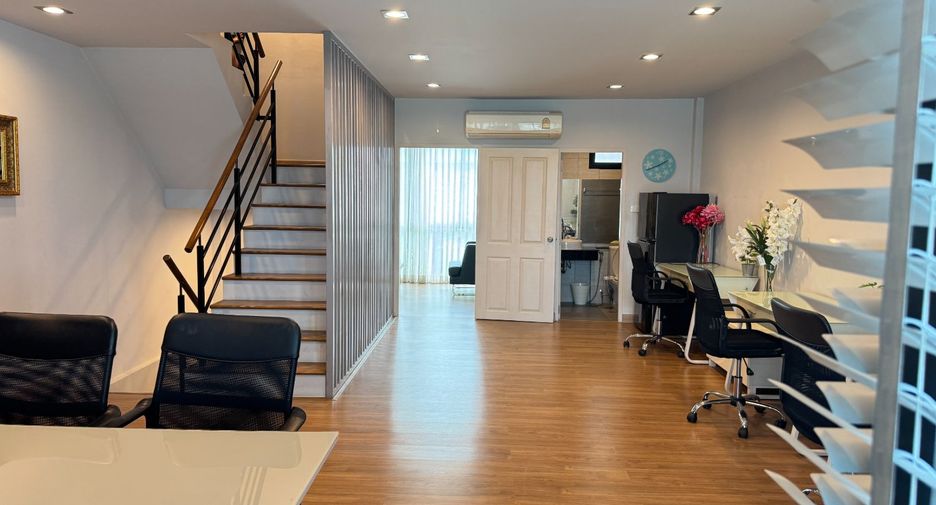 For sale 4 bedrooms townhouse in Pak Kret, Nonthaburi