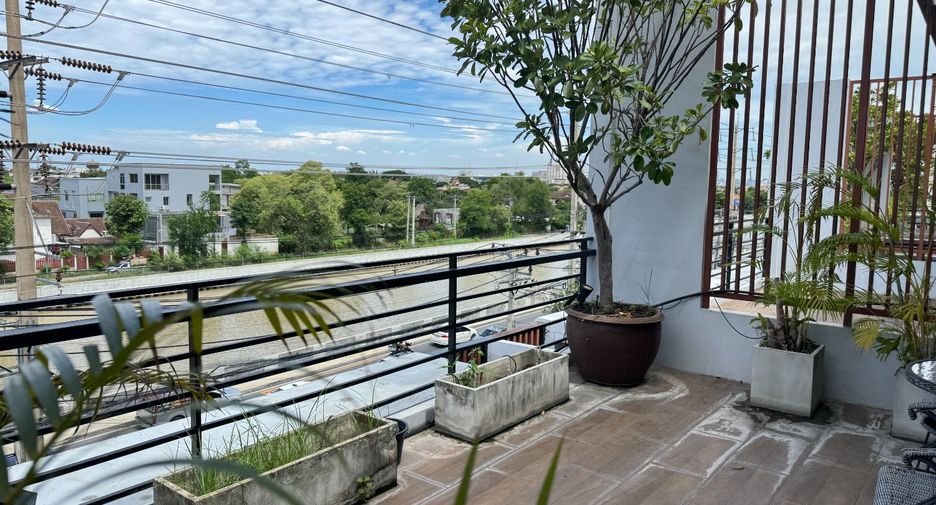 For sale 4 bedrooms townhouse in Pak Kret, Nonthaburi