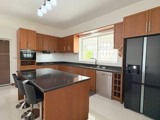 Аренда 5 спальни вилла в Банг Ламунг, Чонбури