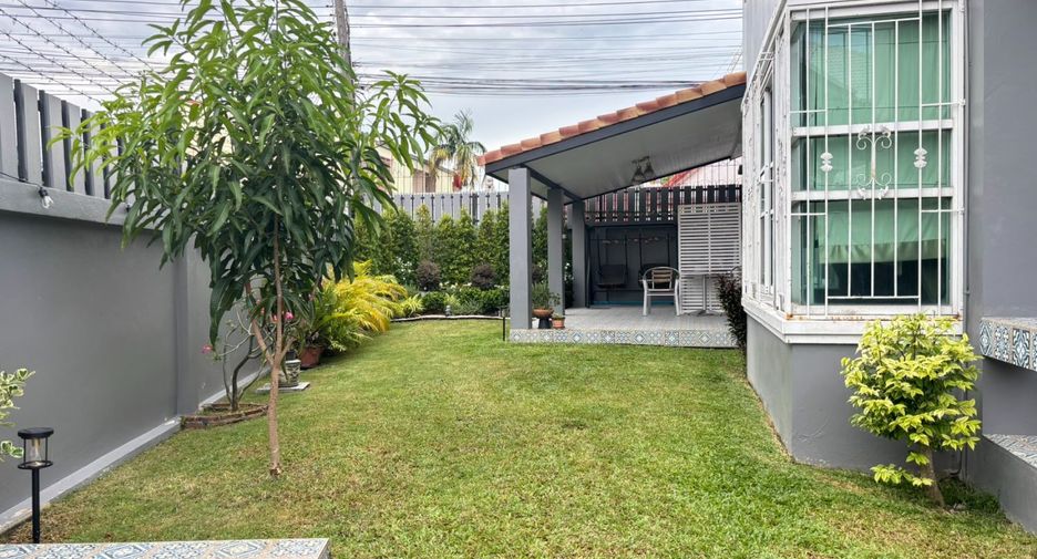 For sale 4 bedrooms house in East Pattaya, Pattaya