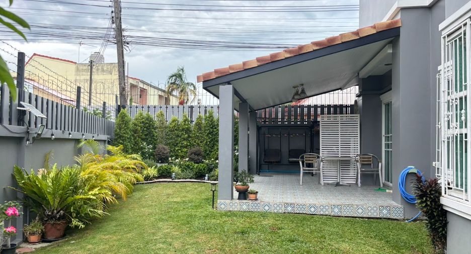For sale 4 bedrooms house in East Pattaya, Pattaya