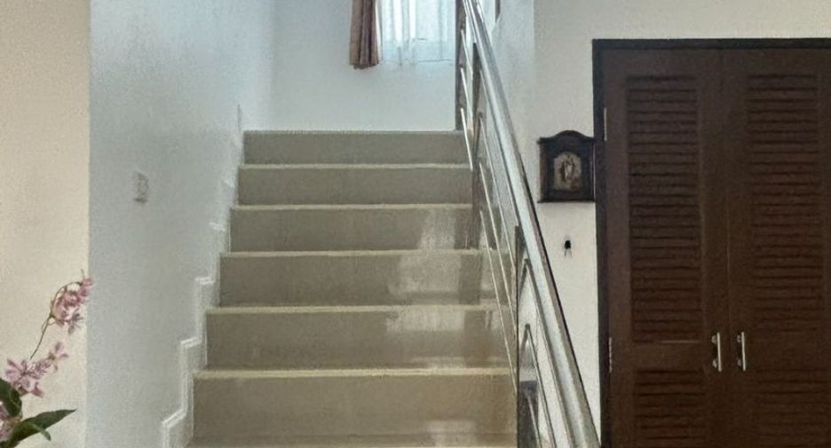 For sale 4 bedrooms house in East Pattaya, Pattaya