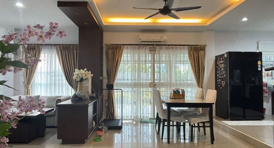 For sale 4 bedrooms house in East Pattaya, Pattaya