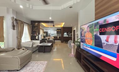 For sale 4 bedrooms house in East Pattaya, Pattaya
