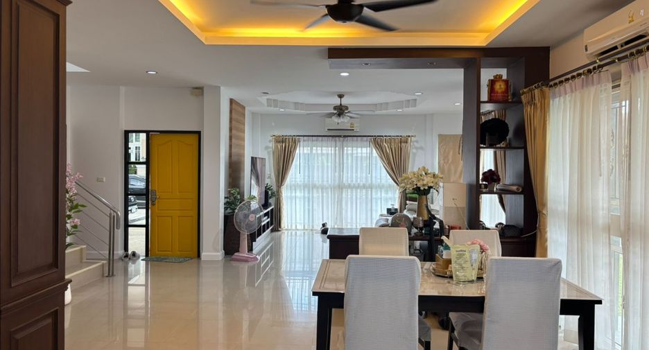 For sale 4 bedrooms house in East Pattaya, Pattaya