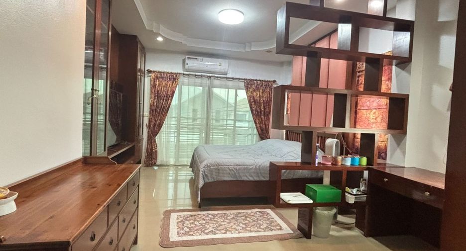 For sale 4 bedrooms house in East Pattaya, Pattaya