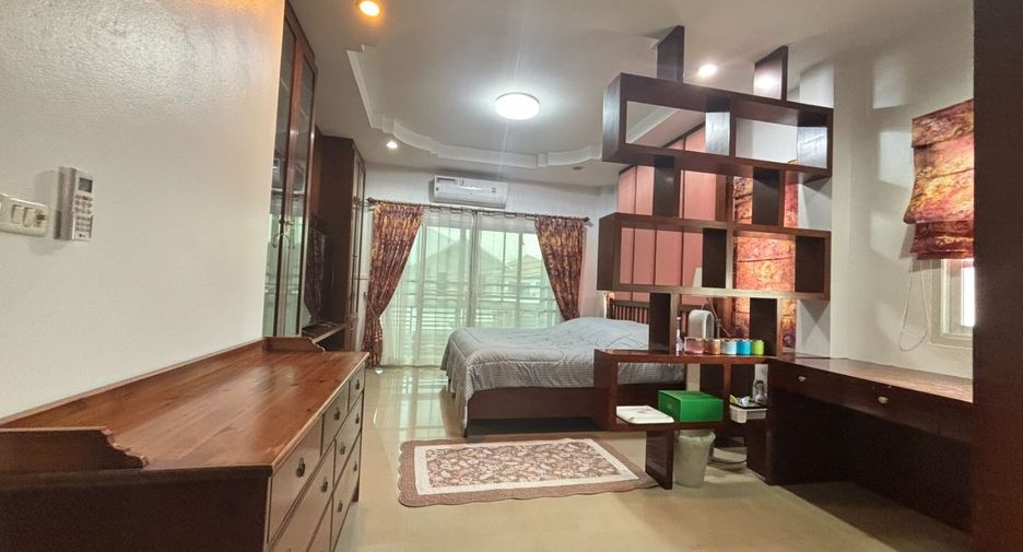 For sale 4 bedrooms house in East Pattaya, Pattaya