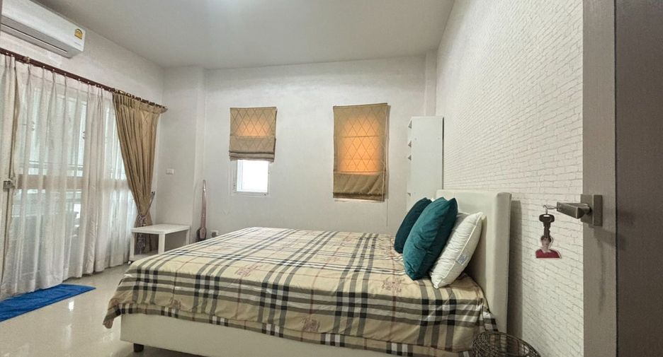 For sale 4 bedrooms house in East Pattaya, Pattaya
