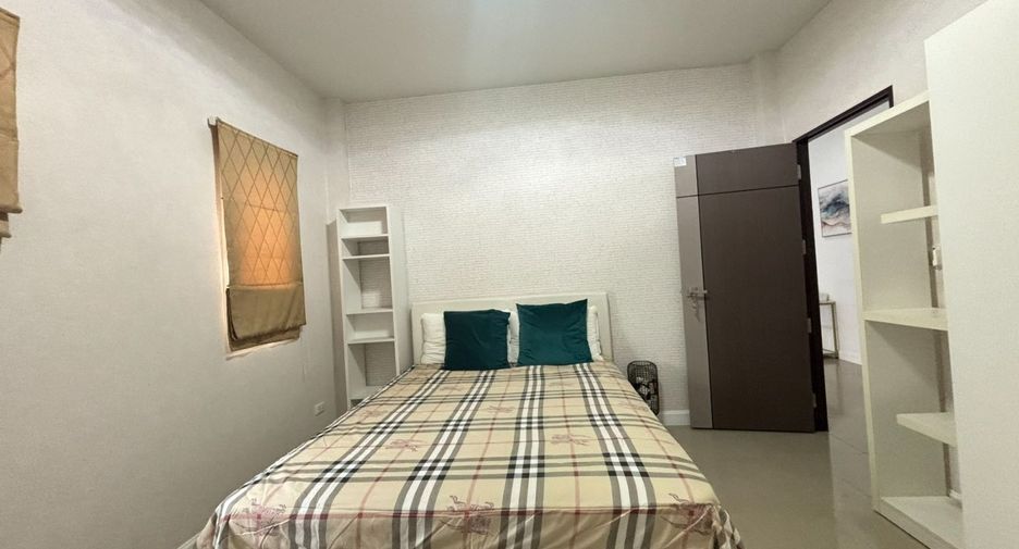 For sale 4 bedrooms house in East Pattaya, Pattaya